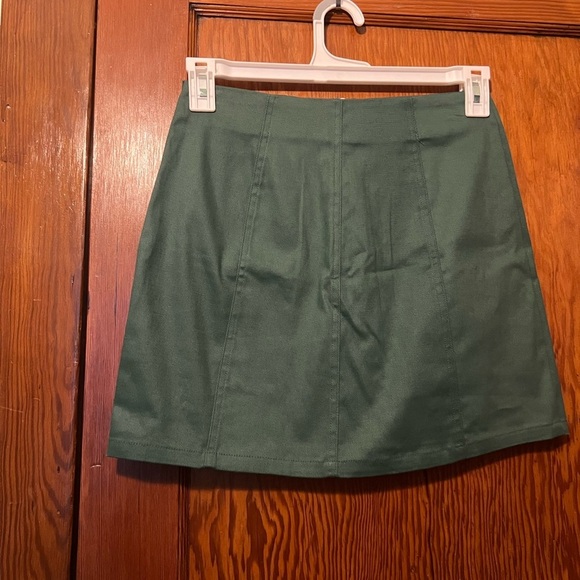 Blue Rain Women’s Dark Green Zip Up Mini Skirt Size Small - Picture 2 of 4